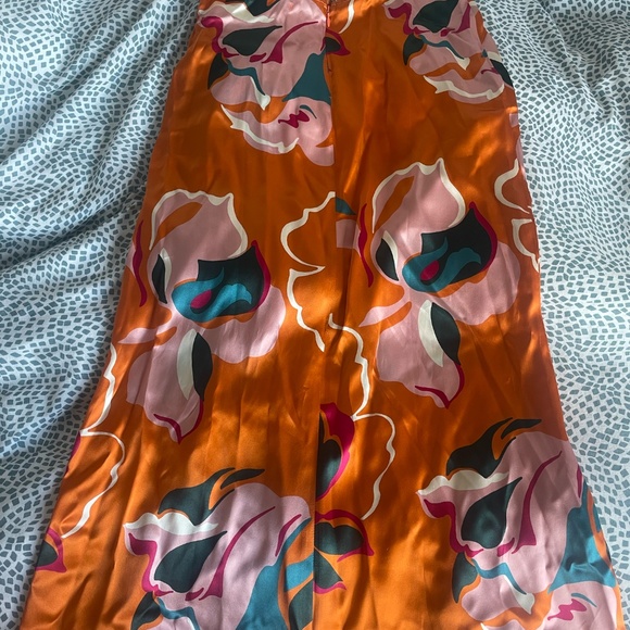 Reformation Sabine Silk Skirt Midi Wrap Style Excellent Condition Small - Picture 3 of 8